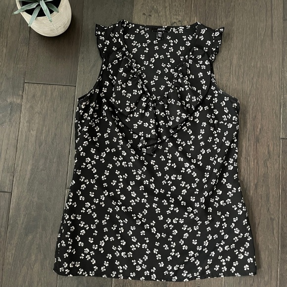 🌸 3/$25 Jacob | Sleeveless Blouse - Picture 1 of 7